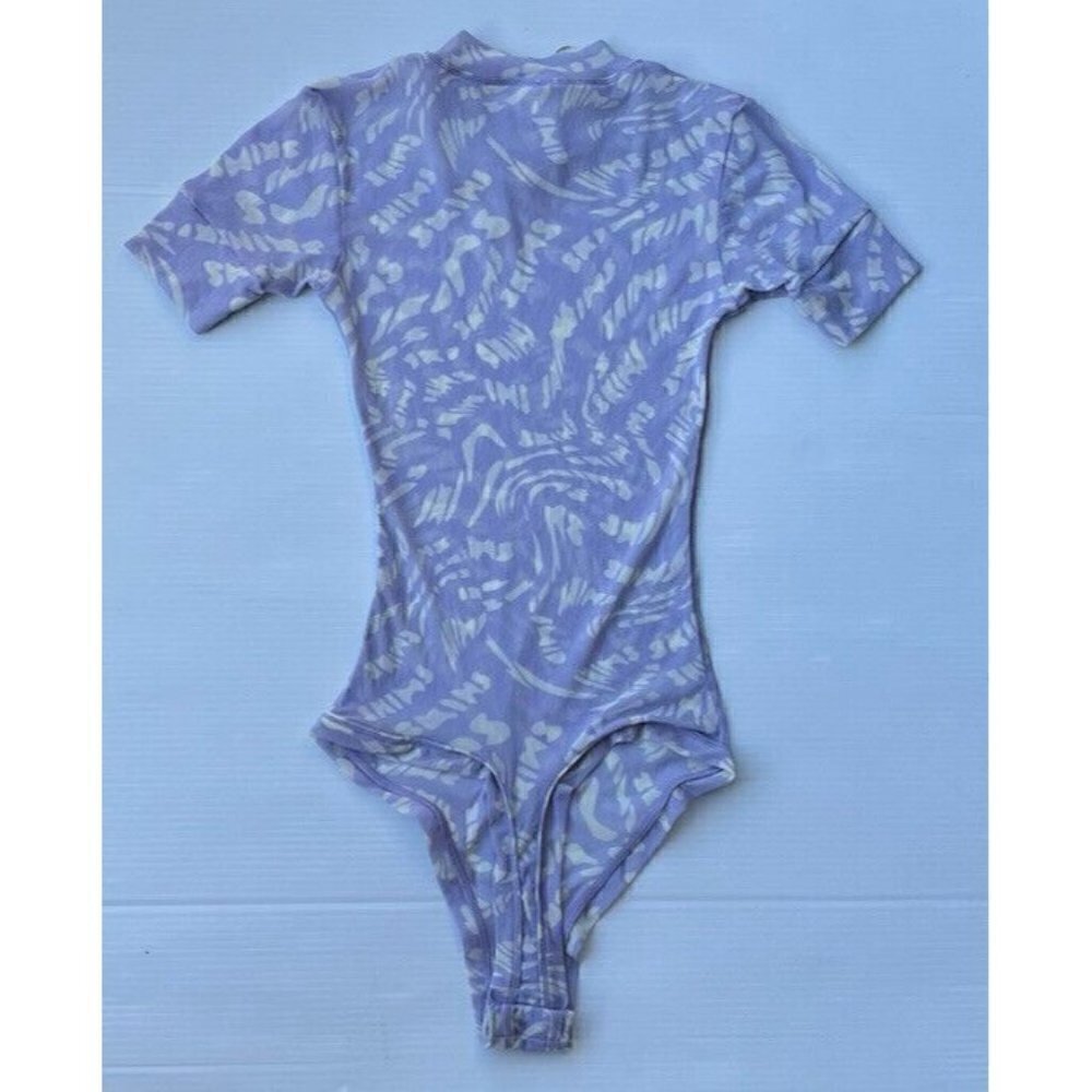 SKIMS Kim Kardashian Plus SUMMER Mesh Lilac Swirl T-Shirt Bodysuit Size XXS - Picture 3 of 11